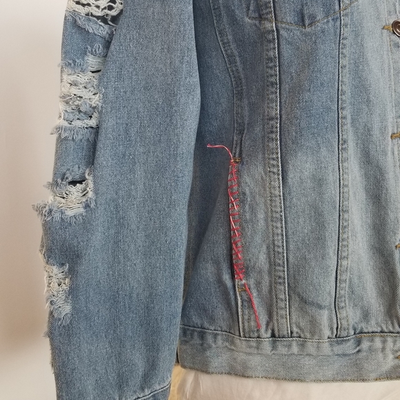 Distressed denim jacket with red converse patch - Picture 4 of 8